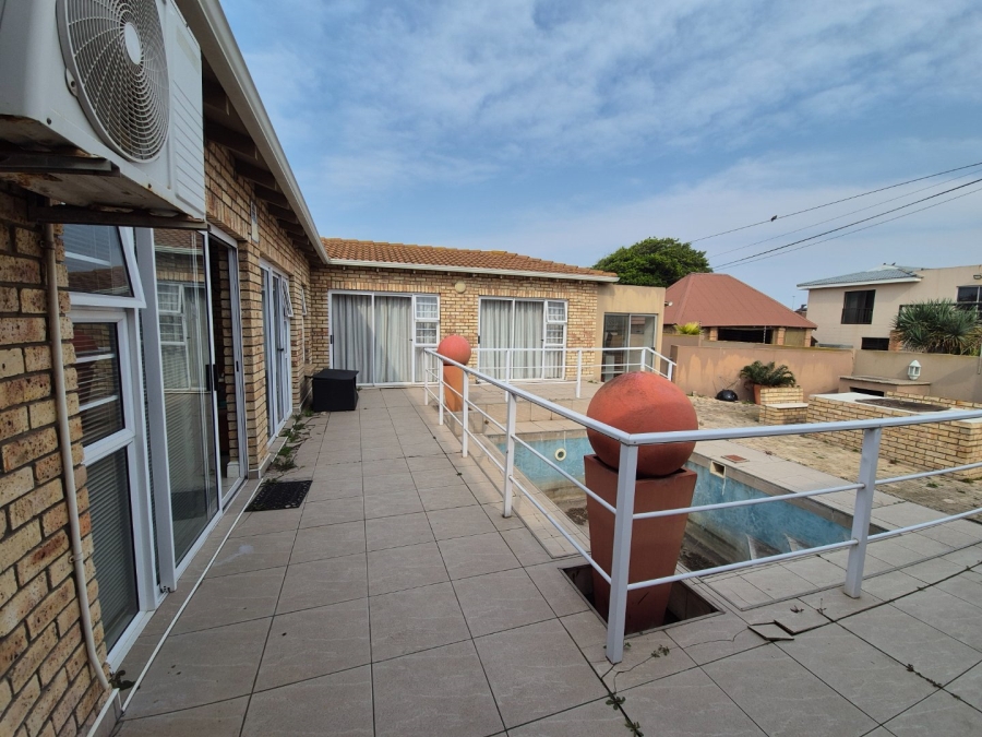 4 Bedroom Property for Sale in Bluewater Bay Eastern Cape